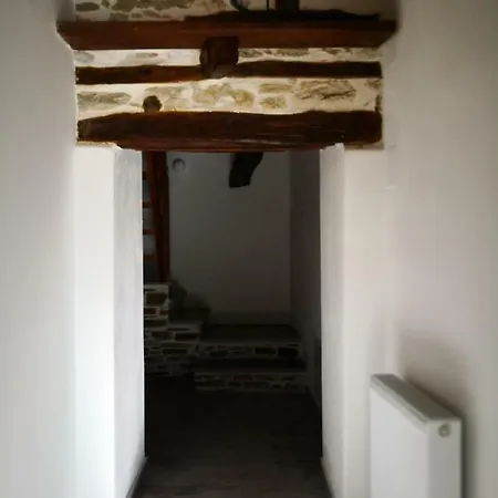 Effrosini Stonehouse Πορταριά